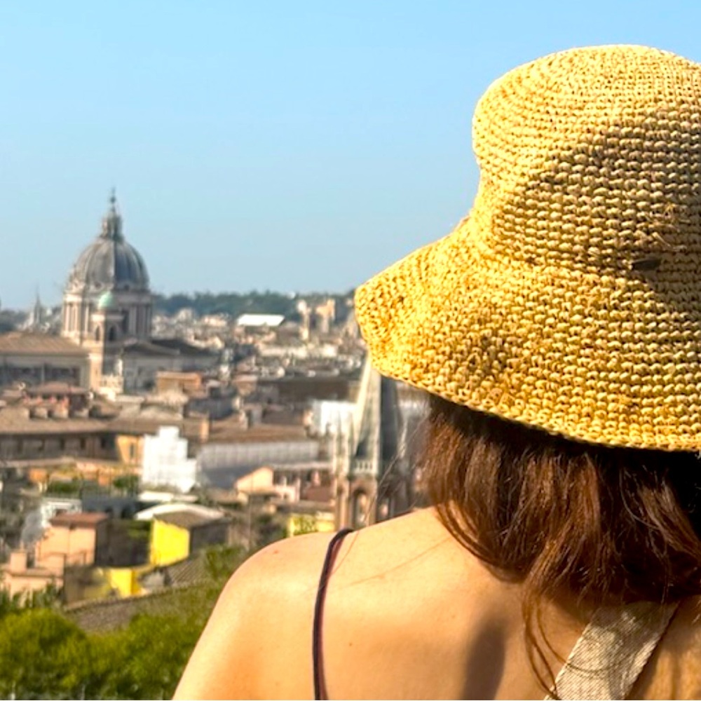 Meet your Posher, Alicia